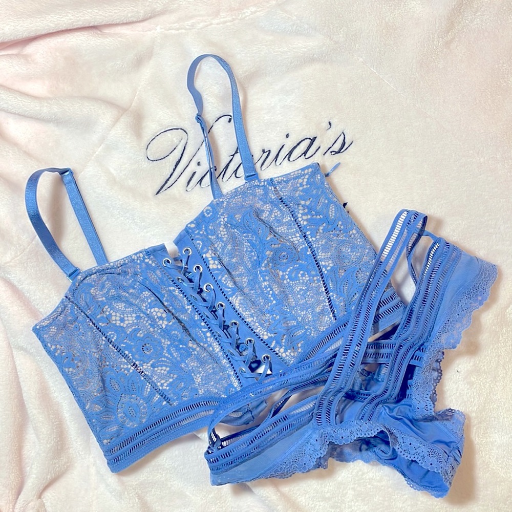 Victoria’s Secret Very Sexy matching half corset and cheeky undies size large